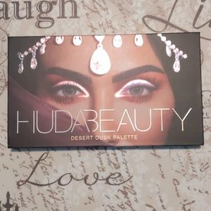 Huda Beauty Desert Dusk Palette